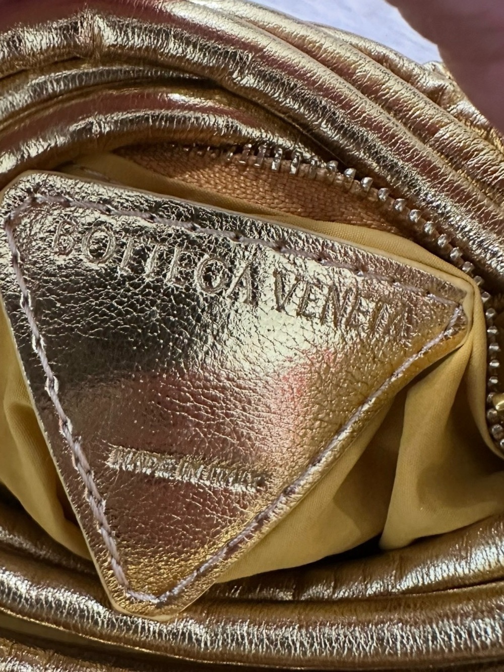 NWOT BOTTEGA VENETA leather double knot tubular mini spaghetti bag clutch gold - Picture 8 of 9